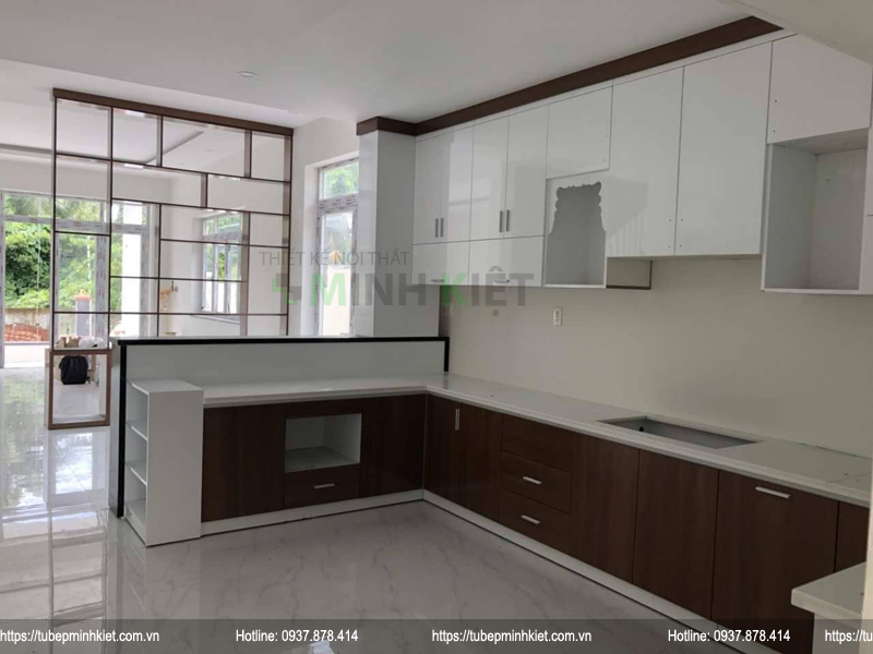 Công trình tủ bếp chữ L nhà bác Hà được Minh Kiệt thi công tại quận 9