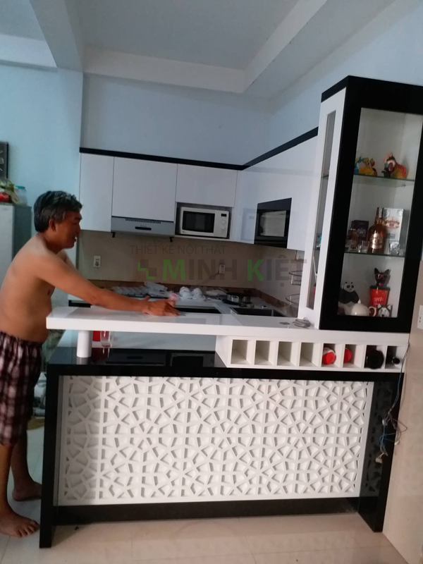 Công trình tủ bếp chữ u nhà chị Hạnh được Minh Kiệt thi công tại quận Bình Tân.